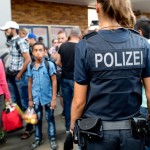 refugees-munich-sept-1-with-polizei-source-dpa