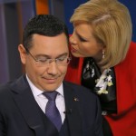 a-campaign-staff-gives-advice-to-ponta-during-a-tv-debate-with-iohannis-an-ethnic-german-mayor-backed-by-two-right-wing-parties-in-bucharest-2