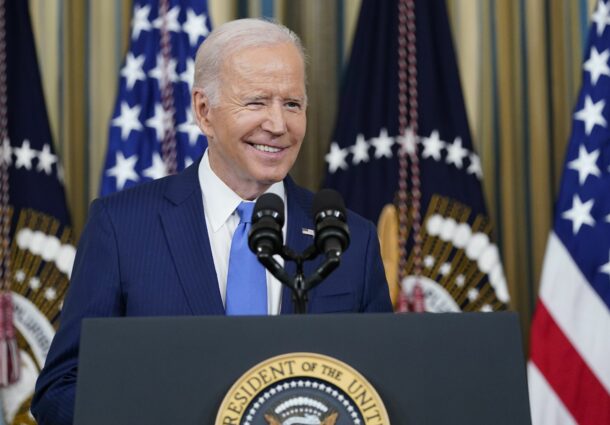 Joe Biden, interzicere, pusca semiautomata, AR-15