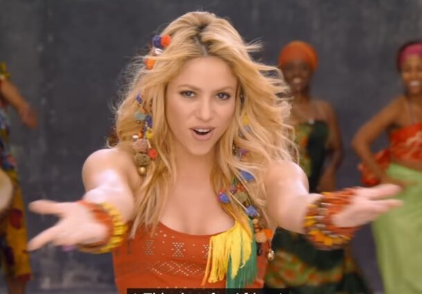 shakira, statuie